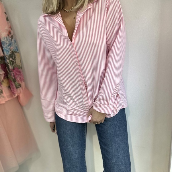 Camicia con nodo rosa