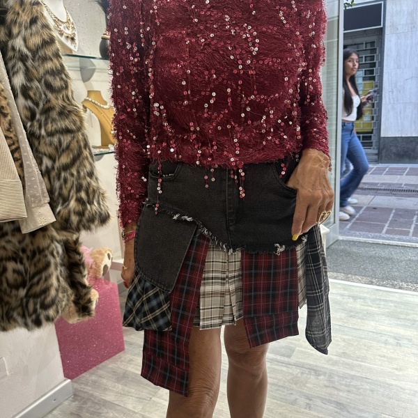 Pantaloncino effetto gonna - immagine 3