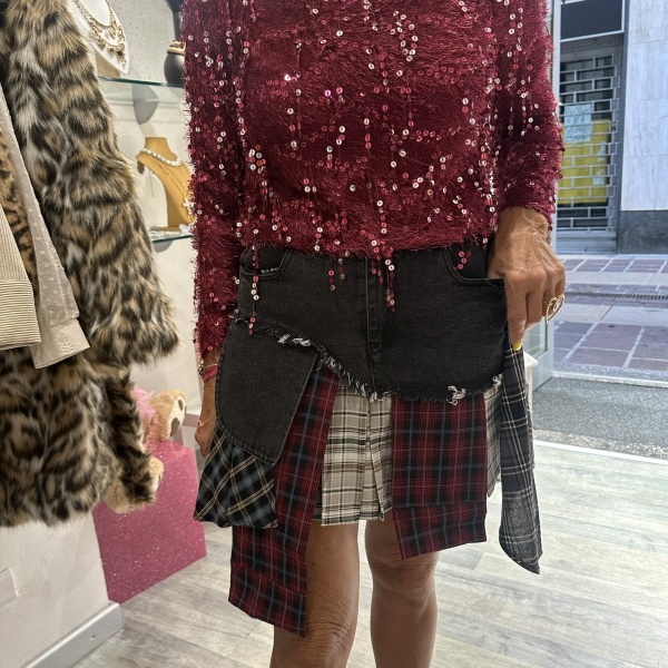 Pantaloncino effetto gonna - immagine 2