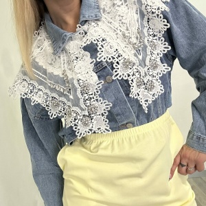 Camicia/ Giacca in denim con pizzo e strass