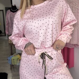 Completo rosa con cuoricini